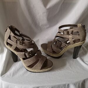 Simply Vera by Vera Wang Womens Stillettos - Size 6 1/2